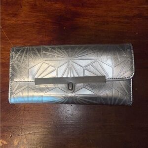 🖤5/$10 Silver Geometric Women's Clutch